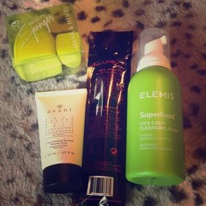 Facial cleaning and makeup set